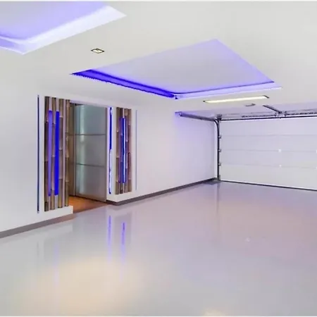 Stunning 4-Bed House In Urbies 度假居 Urbiés